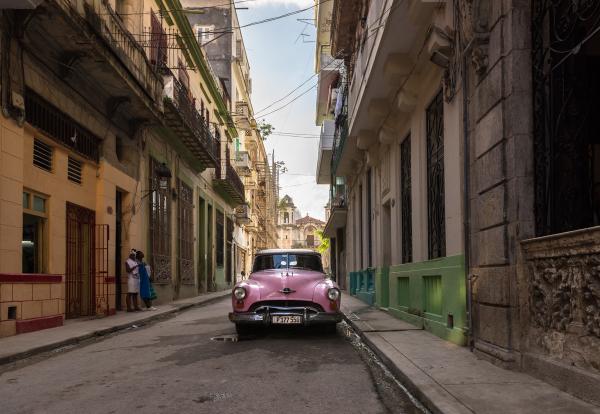 Beautiful pink Cadillac in Havana | N.Jackson