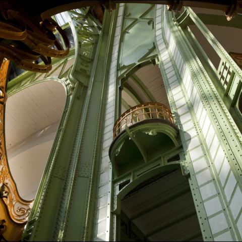 Photos d'Architecture et de Monuments | L'escalier d'honneur et les structures métalliques de la Nef du grand Palais