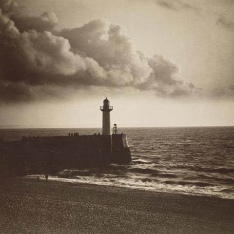 Le phare et la jetée - AH2031